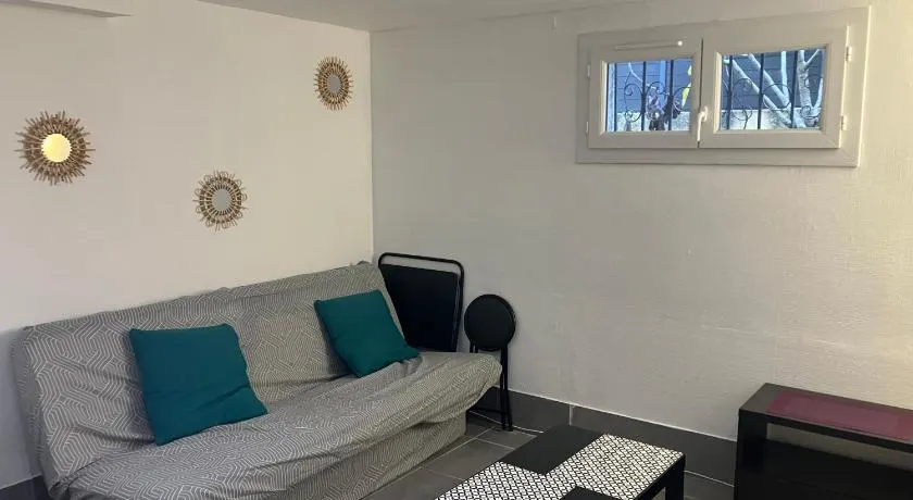 Grande chambre, Sdb partagée - Image 1