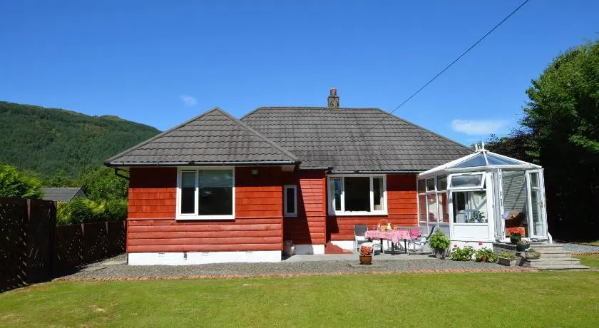 Cedar Cottage - Image 1