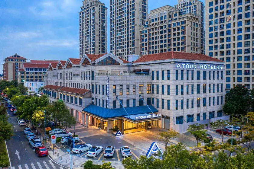 Atour Hotel Xiamen Jimei Lake Business Center - Image 1