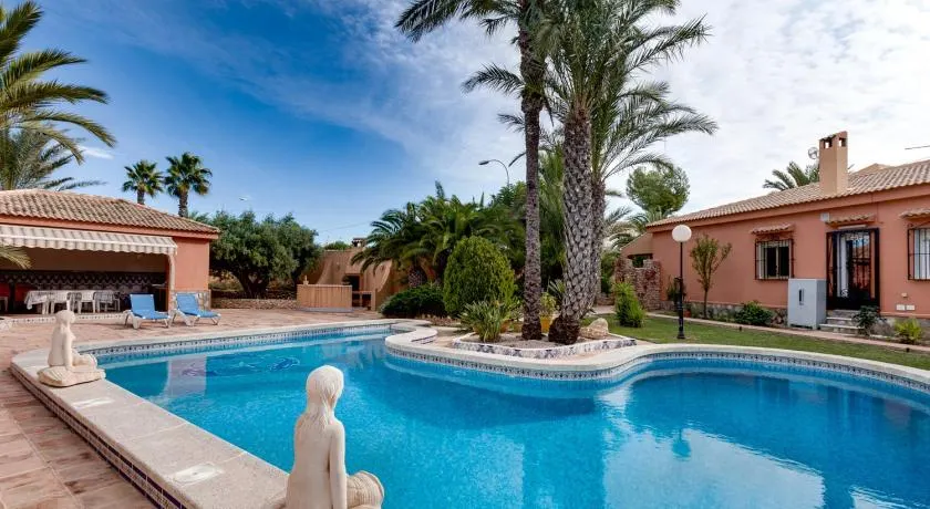 Charming Villa in Torrevieja with Private Pool - Image 1