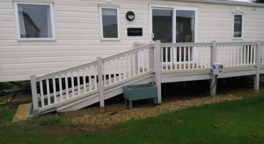 3 Bedroom Chalet in Hunstanton pets go free - Image 1