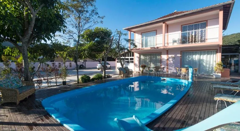 Casa em Bombinhas com piscina - Image 1