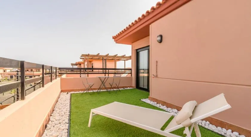 Villa Twins - Image 1