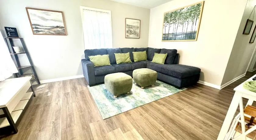 Soothing Greens Color Peaceful 3 BR 1BA Dwelling - Image 1