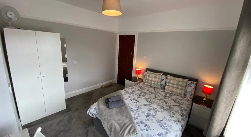 Crumlin Road Town House - Image 1