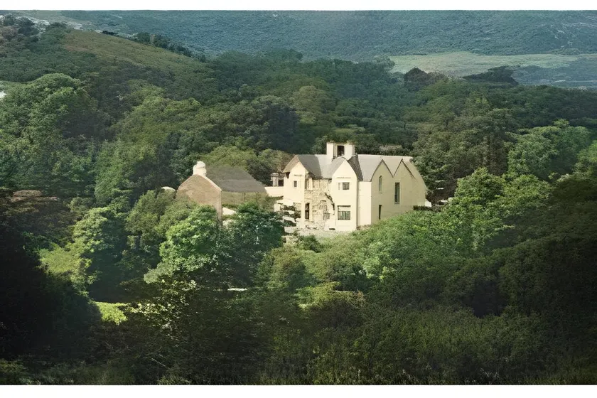Woodhill House - Image 1
