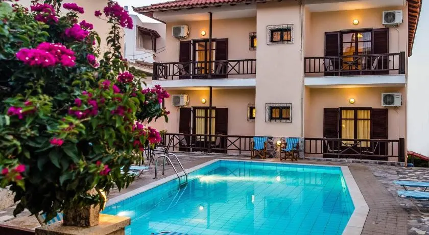 Roussospiti House With Swimming Pool - Image 1