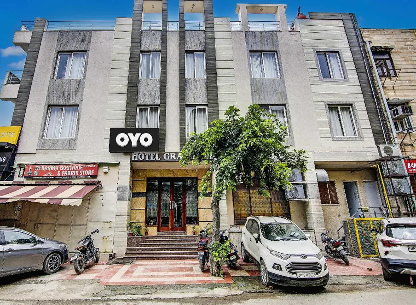 Super Townhouse Grand Inn - Image 1