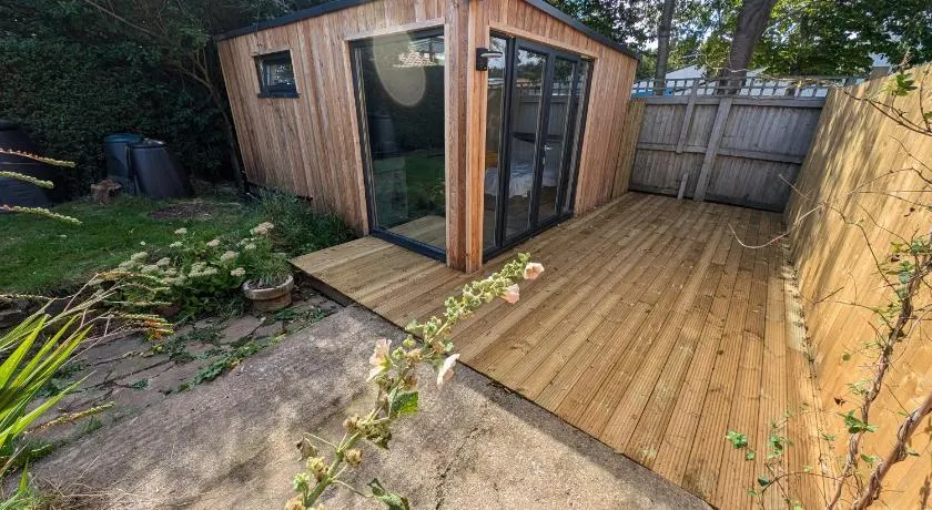 Peaceful, Private and Spacious Double Garden Cabin - Image 1