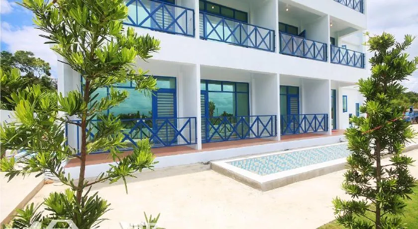 Bay Villa Hall - Image 1