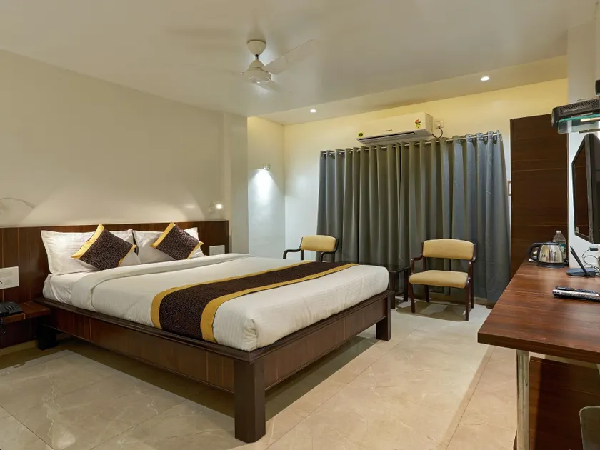 Hotel Fortune Inn - Image 1