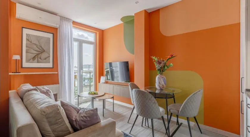 Amazing Style, Bright Colors, Balconies, 1BR near The Faculty of Law - Image 1