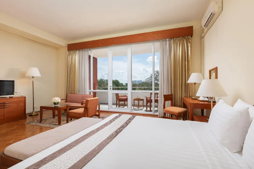 Inya Lake Hotel Yangon - Image 1