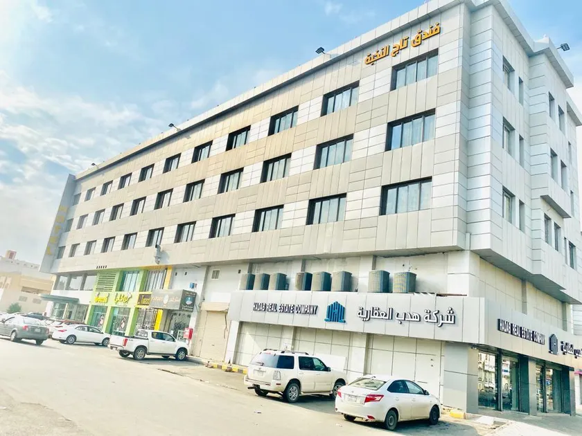 Elite Crown Hotel - Image 1