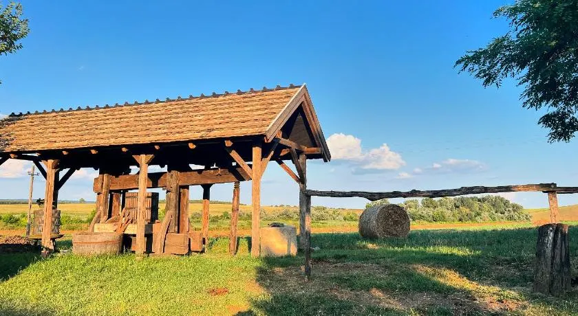 Buzál-Mórocza Pincészet és Szálláshely - Image 1
