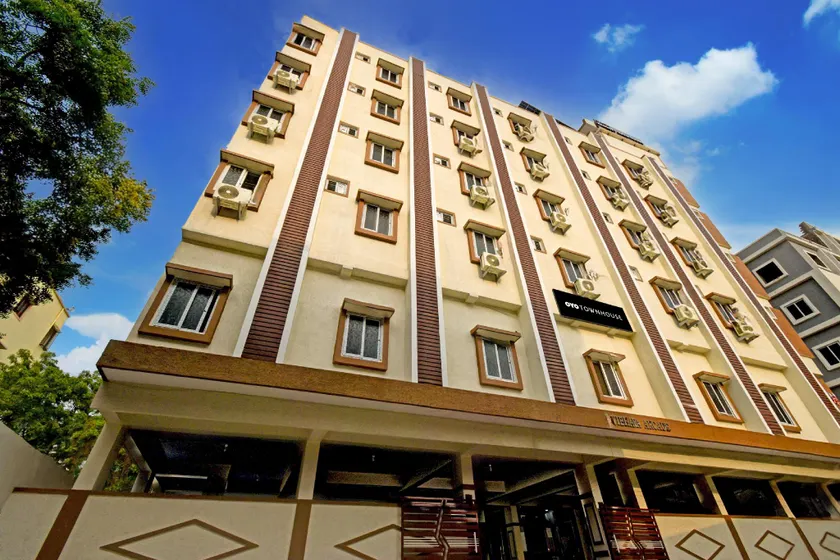 Townhouse Oak Bachupally Medical College Formerly SV Hotels - Image 1