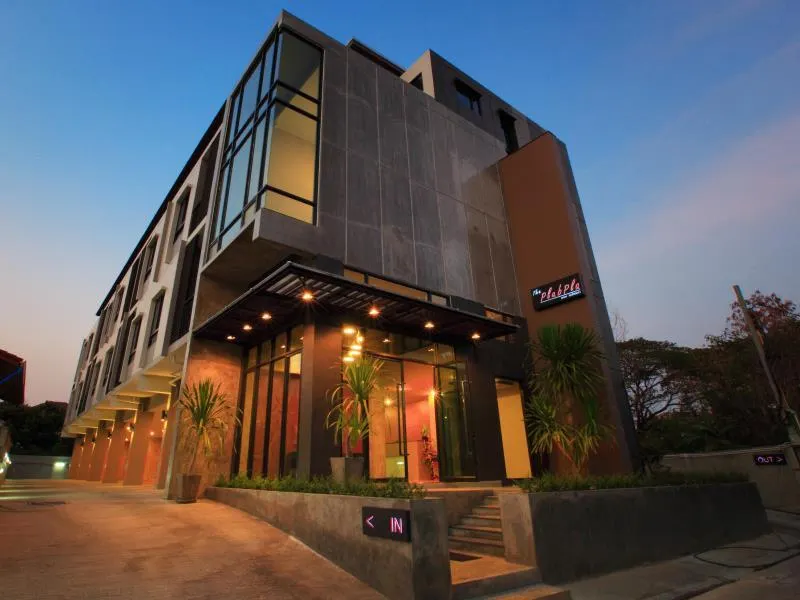 The Plubpla Serviced Apartment - Image 1
