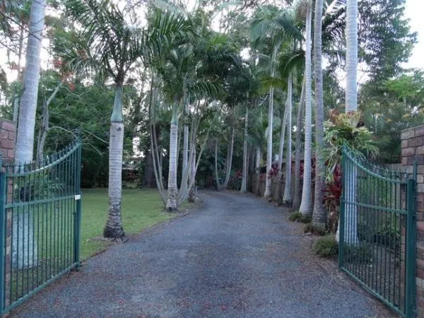 Emerald Tropical Palms B & B - Image 1