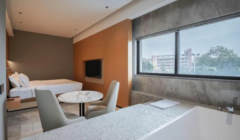 Mehood Theater hotel - Image 1