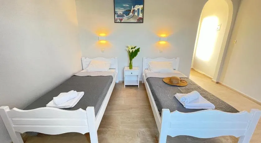 Kavos Aparthotel - Image 1