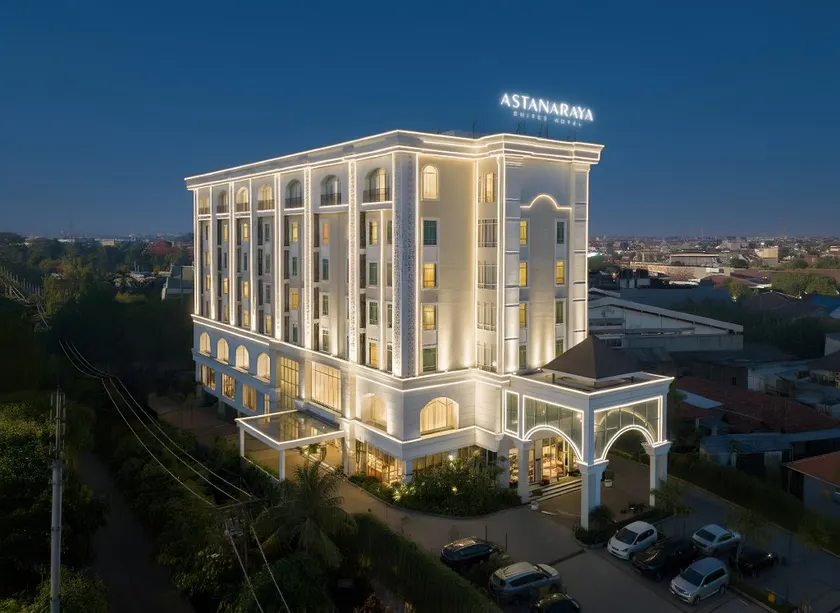 Astanaraya Suites Hotel - Image 1