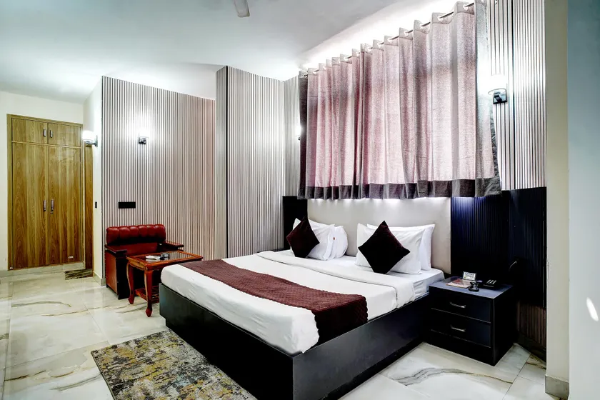 Hotel The RR Residency Sector 45 - Image 1