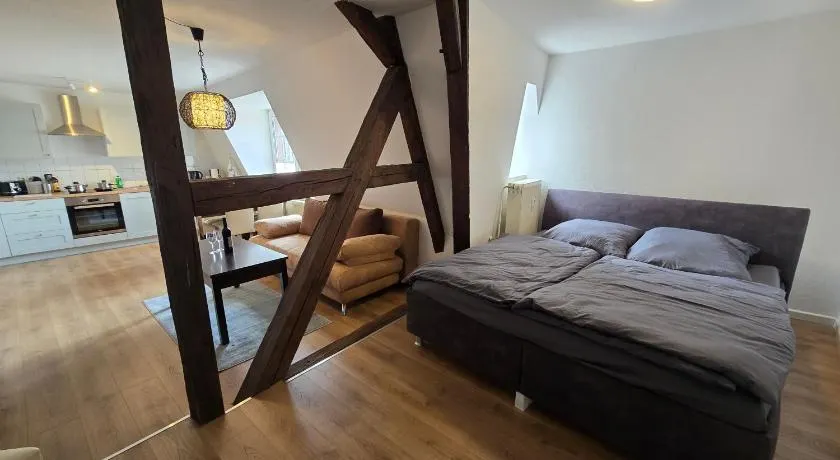 FERIENWOHNUNG 77m2 APARTMENT 2 RAUM WOHNUNG im ZITTAUER STADTZENTRUM INNENSTADT INNENRING TOP LAGE MARKT UND RATHAUS NÄHE - Image 1