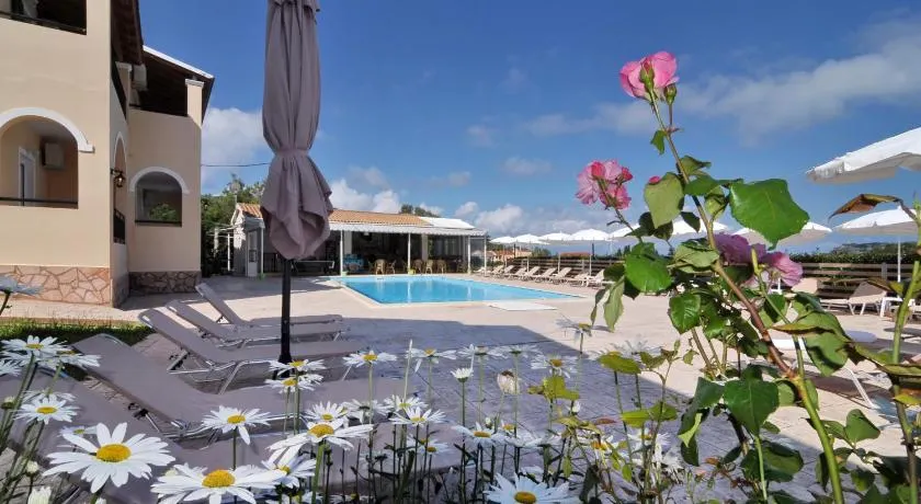 Makris Apartments Arillas Corfu - Image 1
