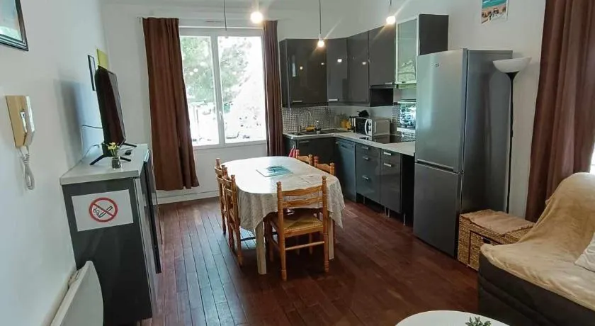 Appartement Saint Palais sur Mer à 100 mètres de la plage - Image 1