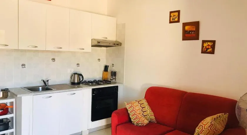 Modern End Studio Apartment im Pizzo Beach Club - Image 1