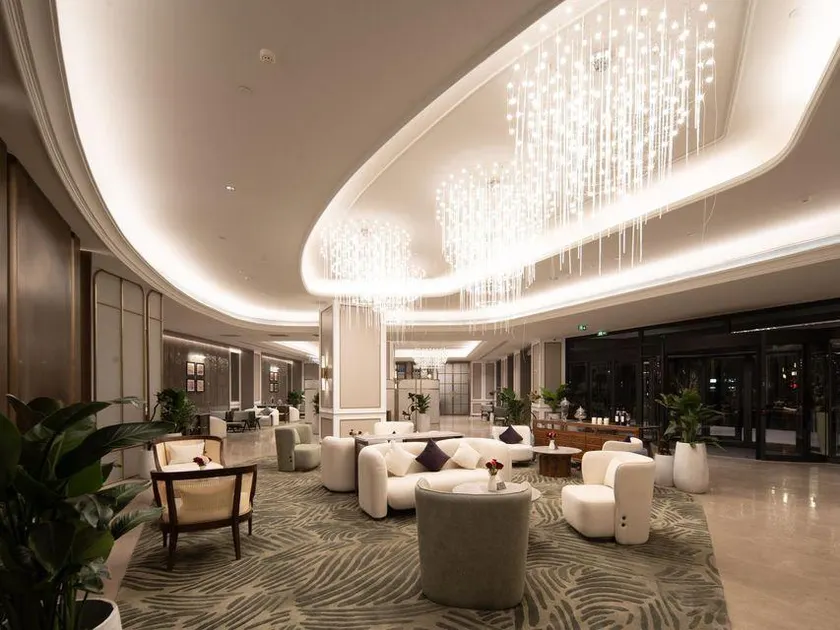 Luoyang Nanchang Road  Mercure Hotel - Image 1