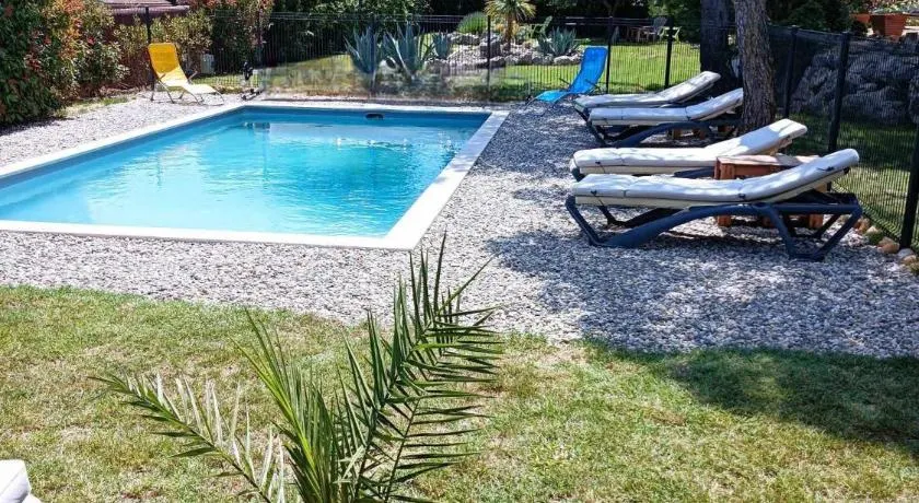 Anduze Gîte Les Lauriers au "Petit Clos des Cigales" - Image 1