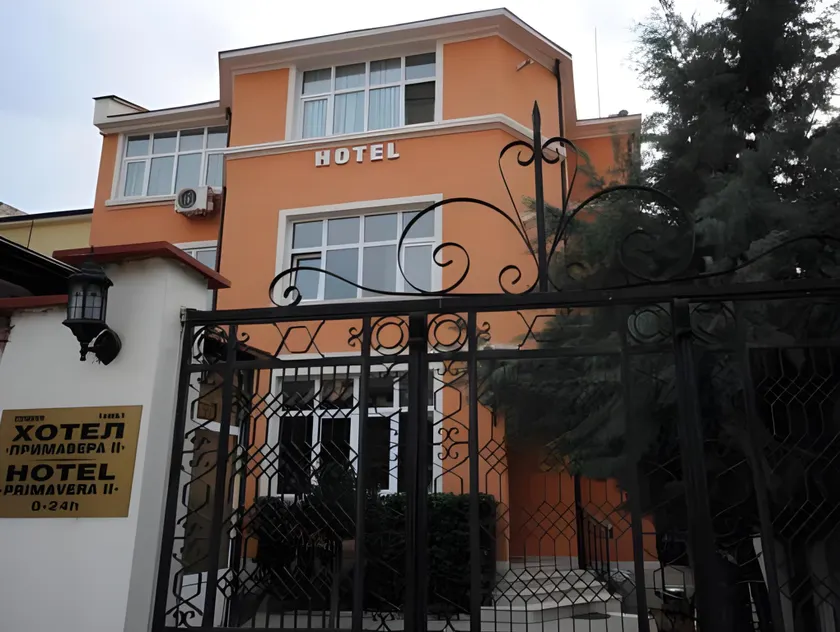 Primavera 2 Hotel - Image 1