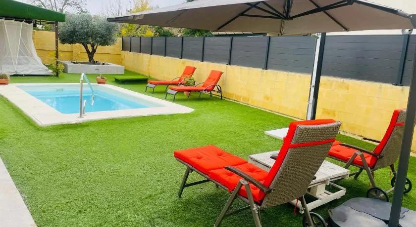 Casa Andaluza con piscina y jardín privado en Gelves a 15 minutos del centro de Sevilla - Image 1