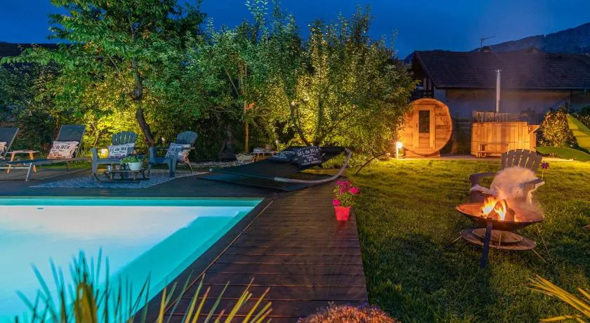 Hygge Lodge Annecy - Image 1