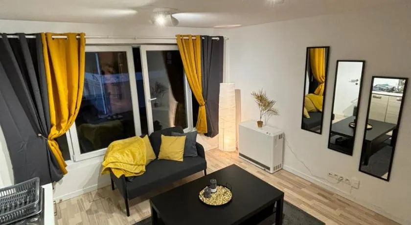 grand studio Huy centre - Image 1