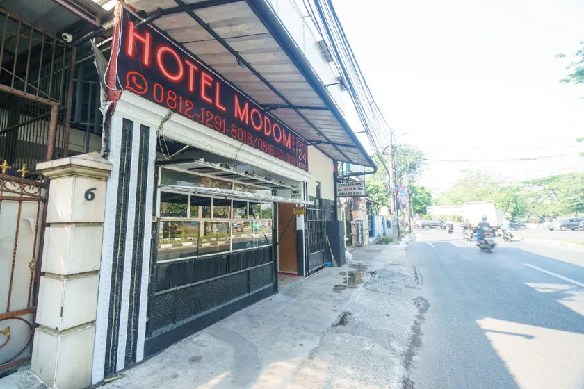 Hotel O Modom Homestay Near RS Islam Jakarta Pondok Kopi - Image 1