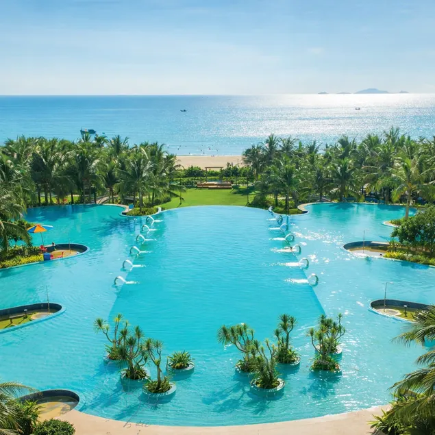 Cam Ranh Beach Resort - 5 Mins to Airport - Image 1