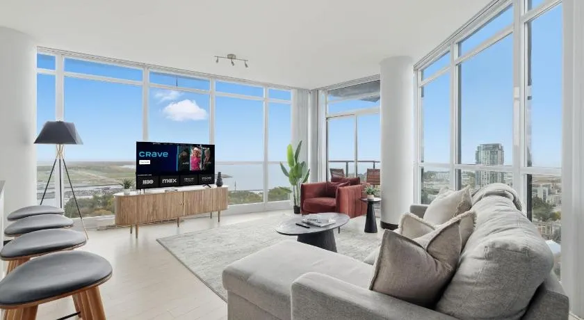 Luxury 2BR Condo with King Beds & Views - Image 1