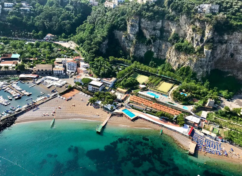 Hotel Le Axidie - Image 1