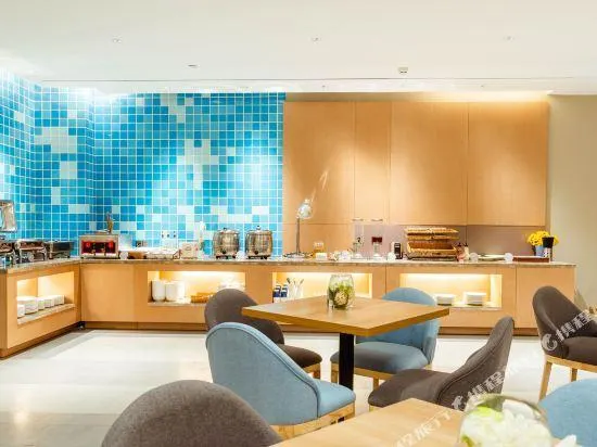 Homeinn · neo (Changsha Wu Yi Square Huangxing Road Pedestrian Street) - Image 1