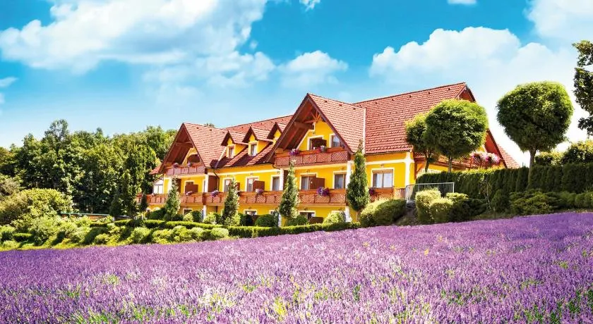 Maria Theresien Hof Loipersdorf - Image 1