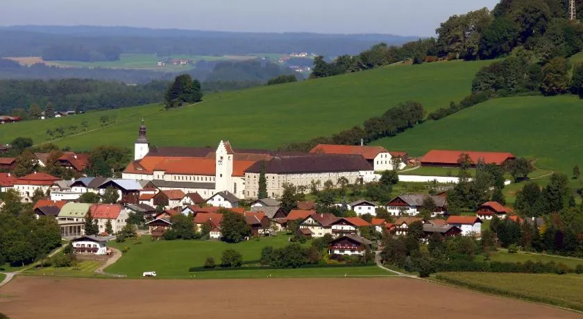 Benediktinerstift Michaelbeuern - Image 1