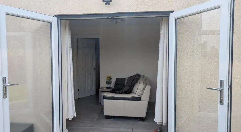 Cosy, self-contained annexe - Image 1