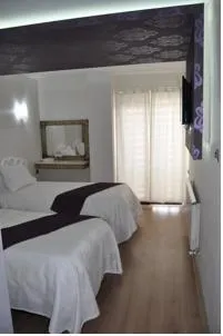 Garra Hotel - Image 1