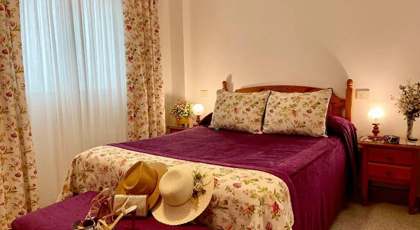 EmyCanarias Holiday Homes Vecindario - Image 1