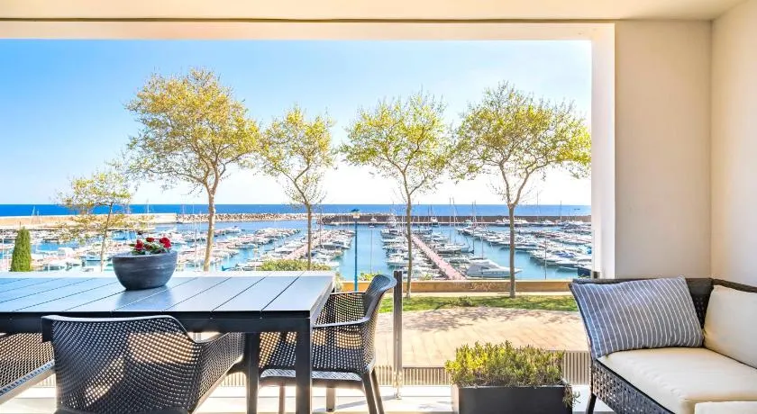 Apartamento en Port Marina Palamos - Image 1