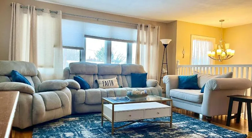 Near Enjoy Golf Club, Close to BU. - Image 1