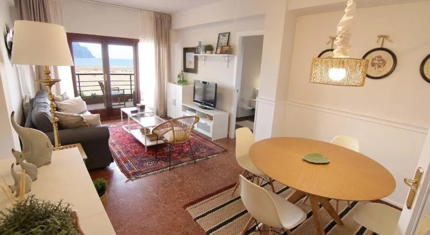 Piso con vistas a la playa de Laredo - APARTAMENTO BELLAVISTA - Image 1
