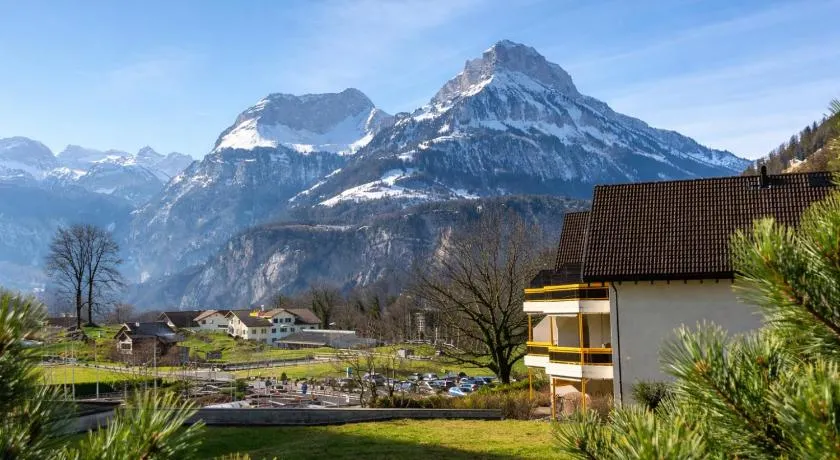 Familienorientierte Wohnung mit Terrasse - Image 1